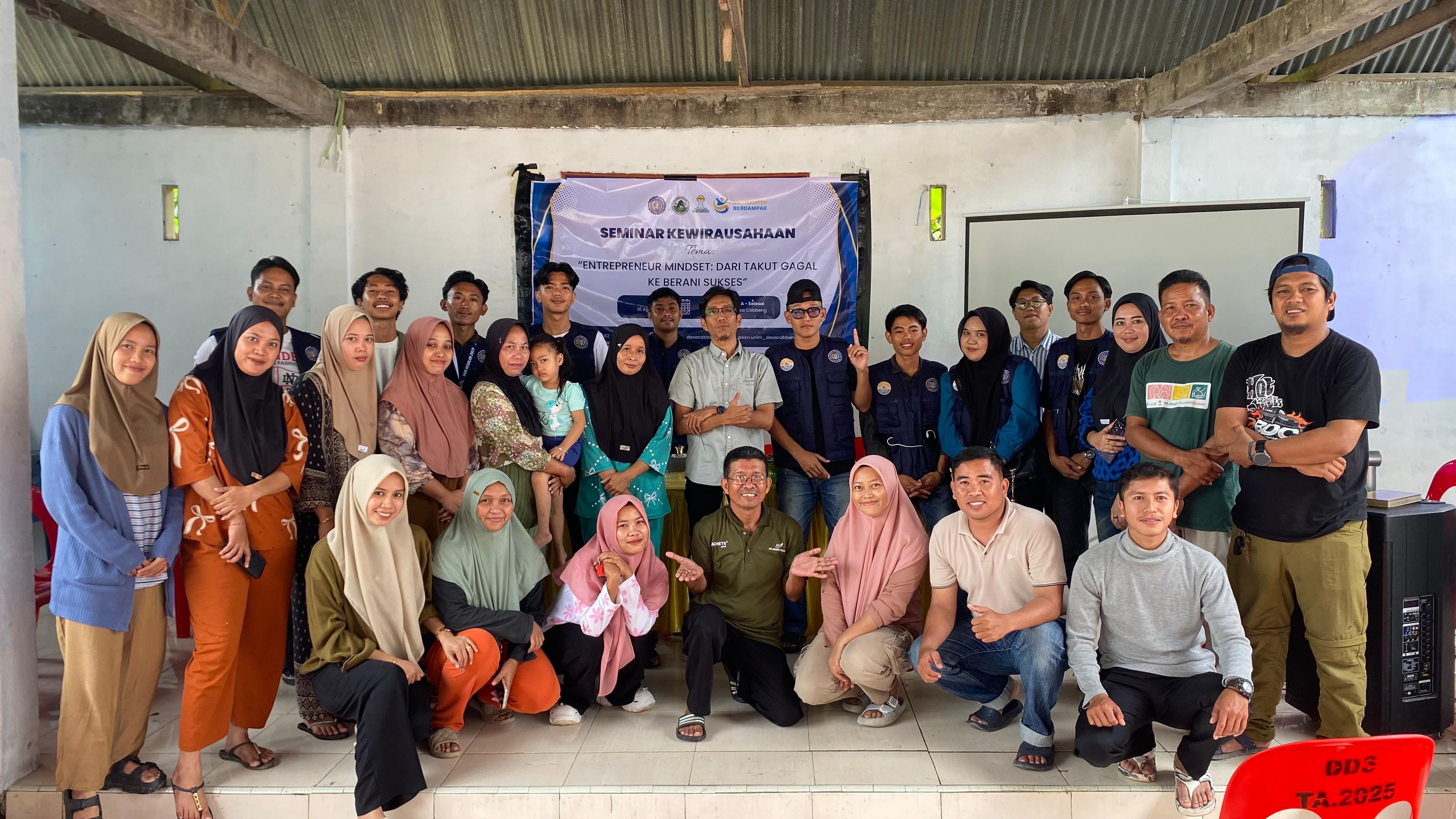 Mahasiswa KKN-Reguler UNIM BONE Bersama HIPMI Motivasi Generasi Muda Bone Jadi Wirausahawan